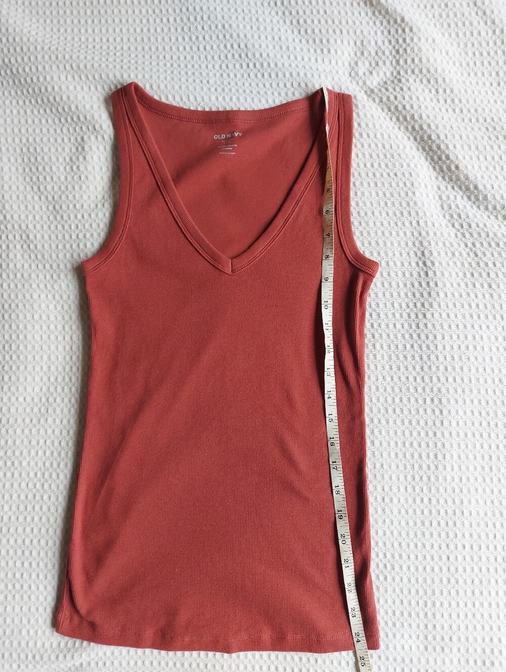 Old Navy Ribbed V-Neck Tank Top - Picture 4 of 4